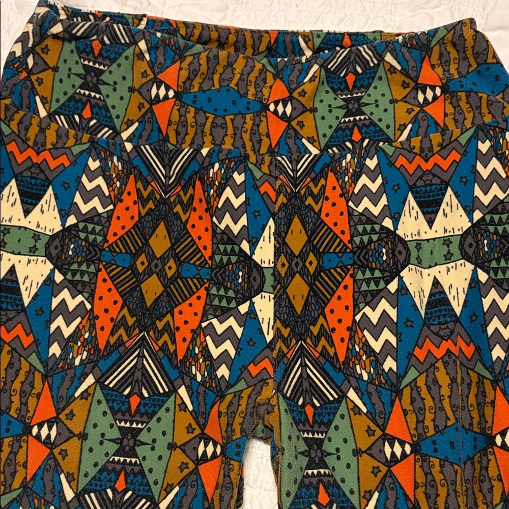 LuLaRoe women’s Leggings with Geometric Pattern